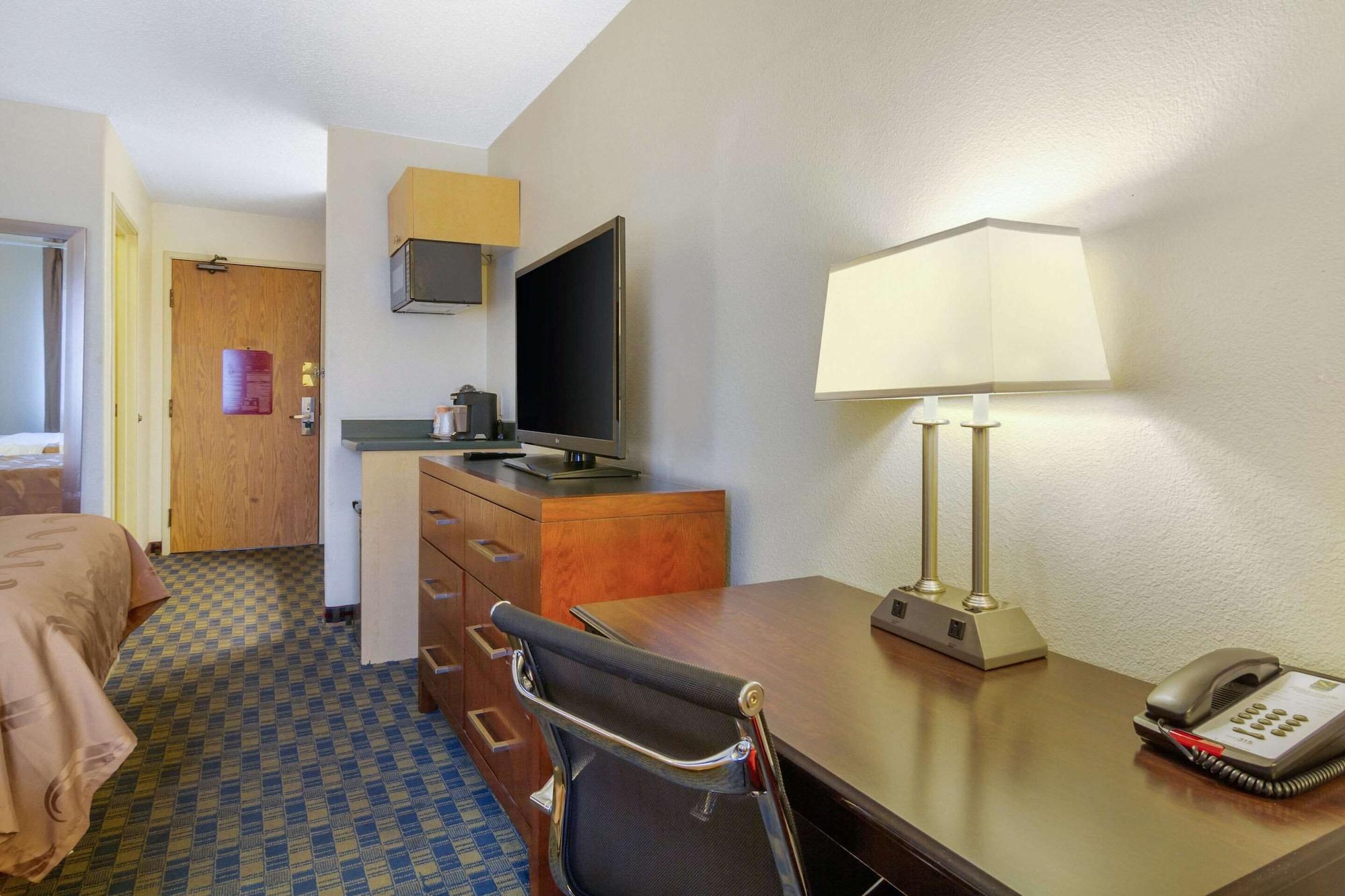 Quality Inn & Suites Lakewood - Denver Southwest Exteriör bild