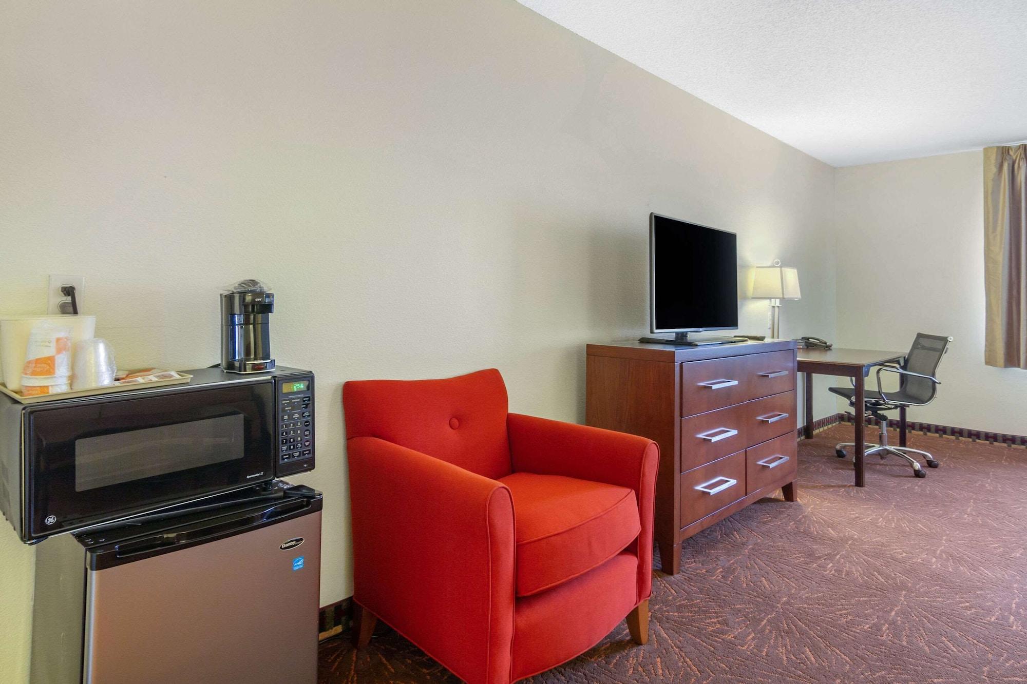Quality Inn & Suites Lakewood - Denver Southwest Exteriör bild