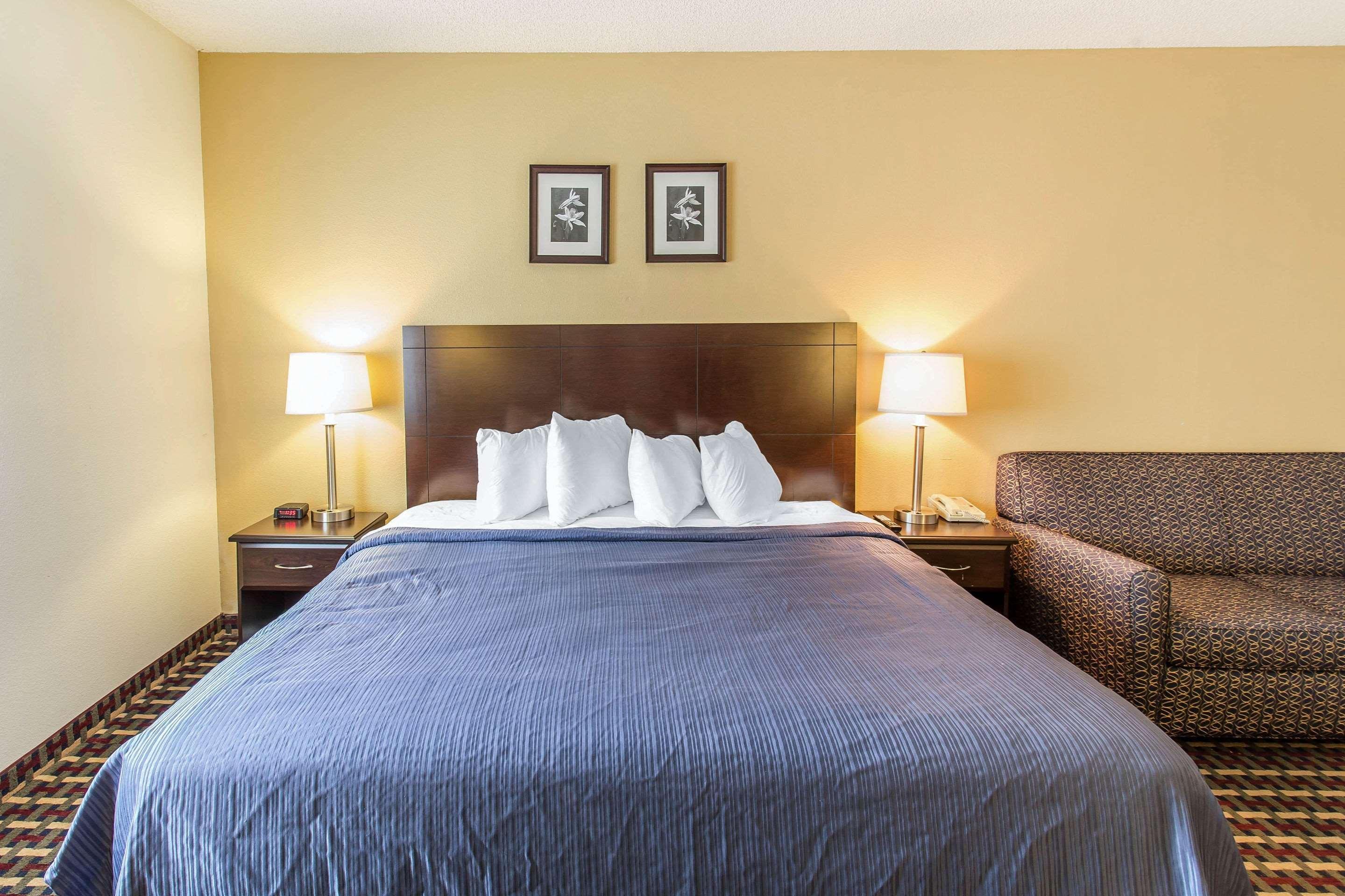 Quality Inn & Suites Lakewood - Denver Southwest Exteriör bild