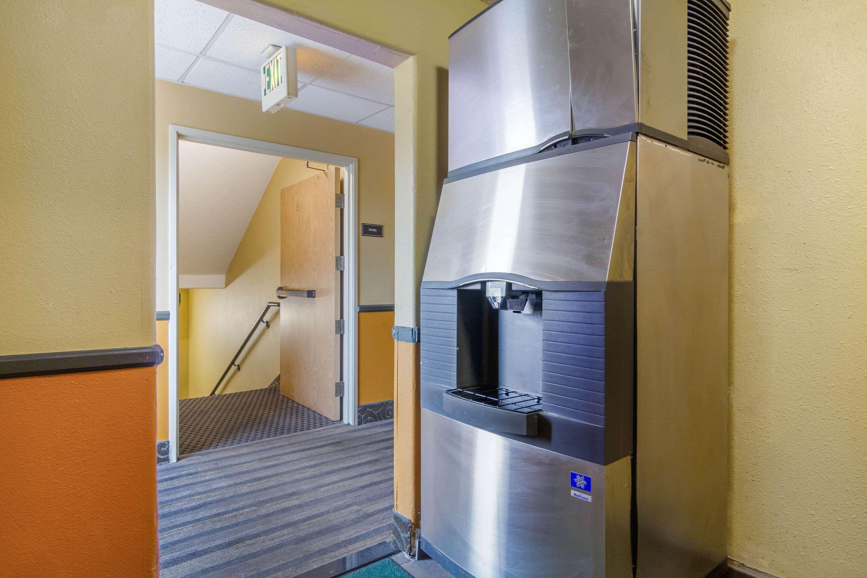 Quality Inn & Suites Lakewood - Denver Southwest Exteriör bild