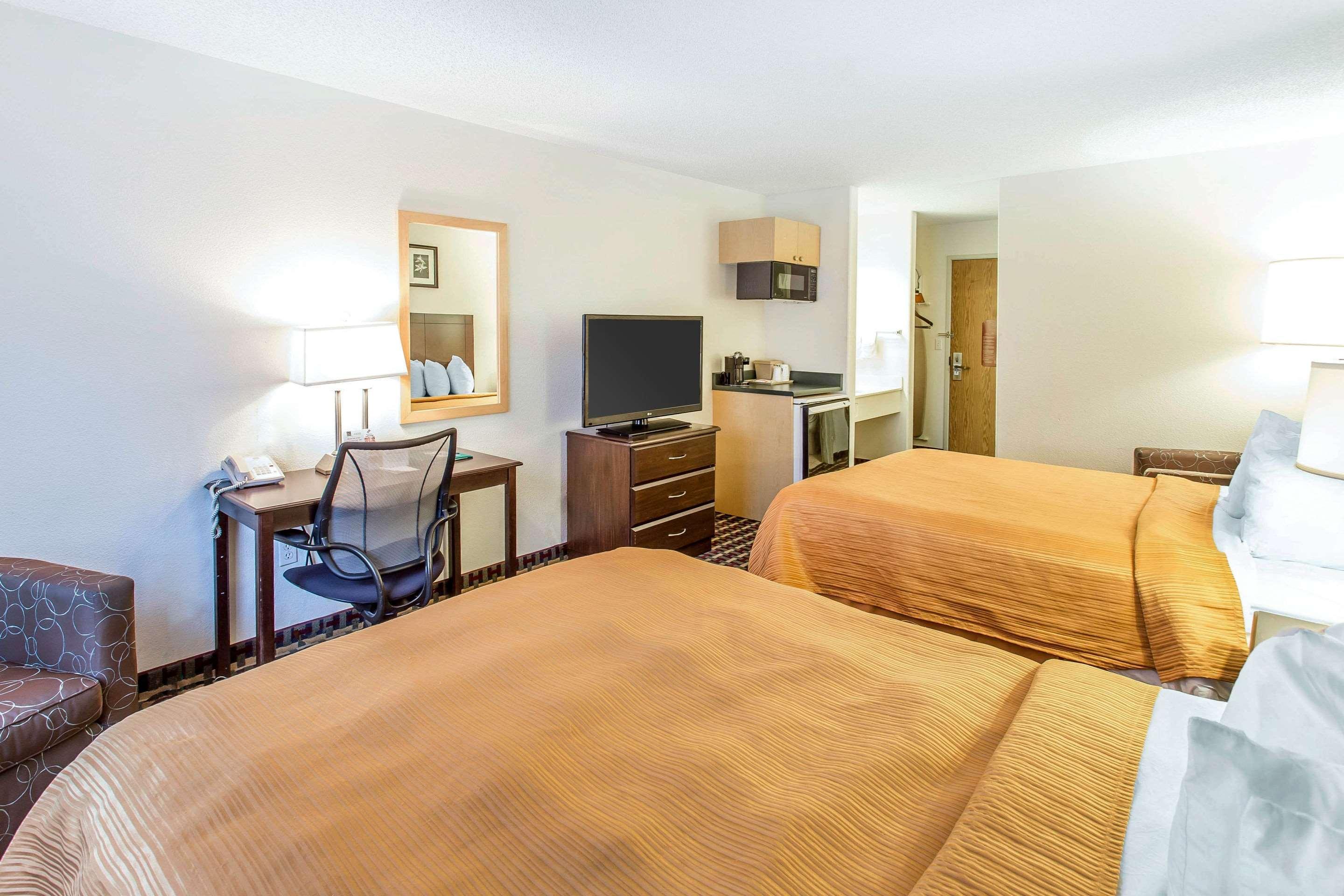 Quality Inn & Suites Lakewood - Denver Southwest Exteriör bild