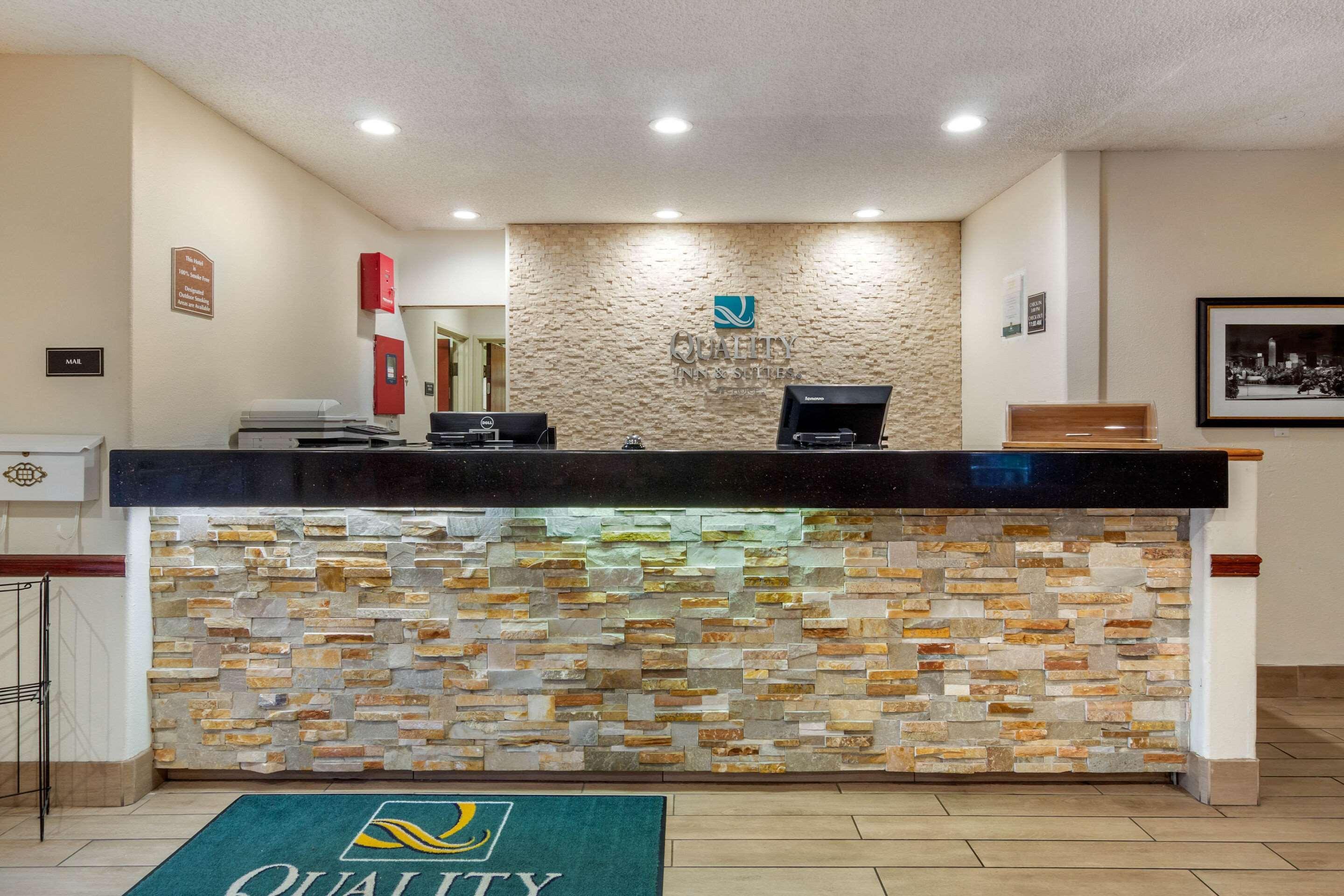 Quality Inn & Suites Lakewood - Denver Southwest Exteriör bild