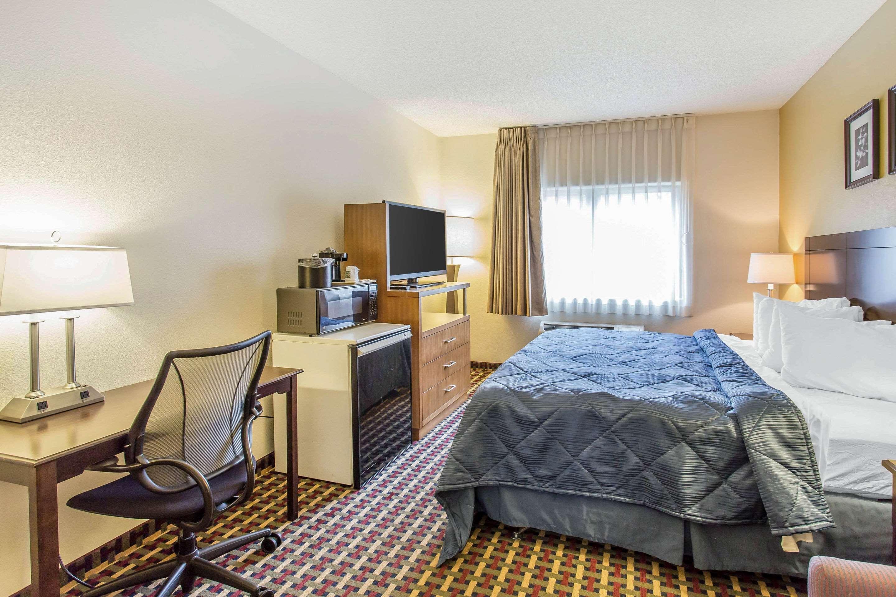 Quality Inn & Suites Lakewood - Denver Southwest Exteriör bild