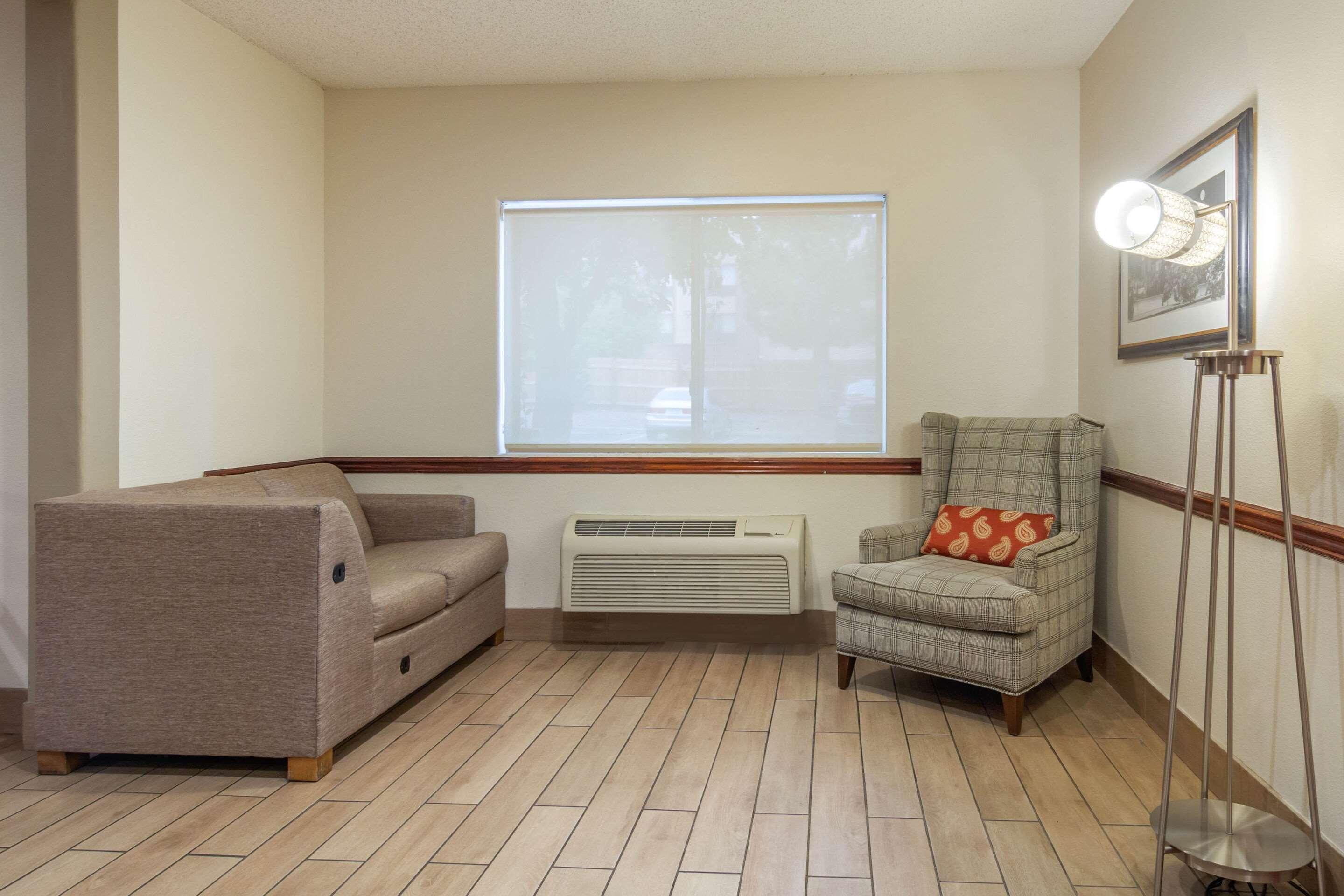 Quality Inn & Suites Lakewood - Denver Southwest Exteriör bild