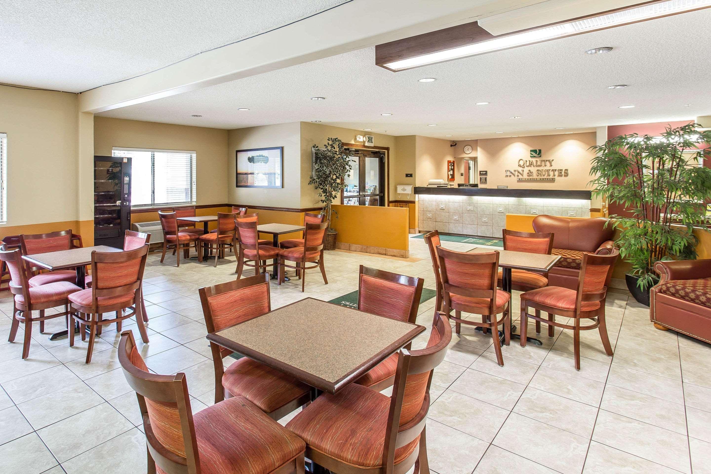 Quality Inn & Suites Lakewood - Denver Southwest Exteriör bild
