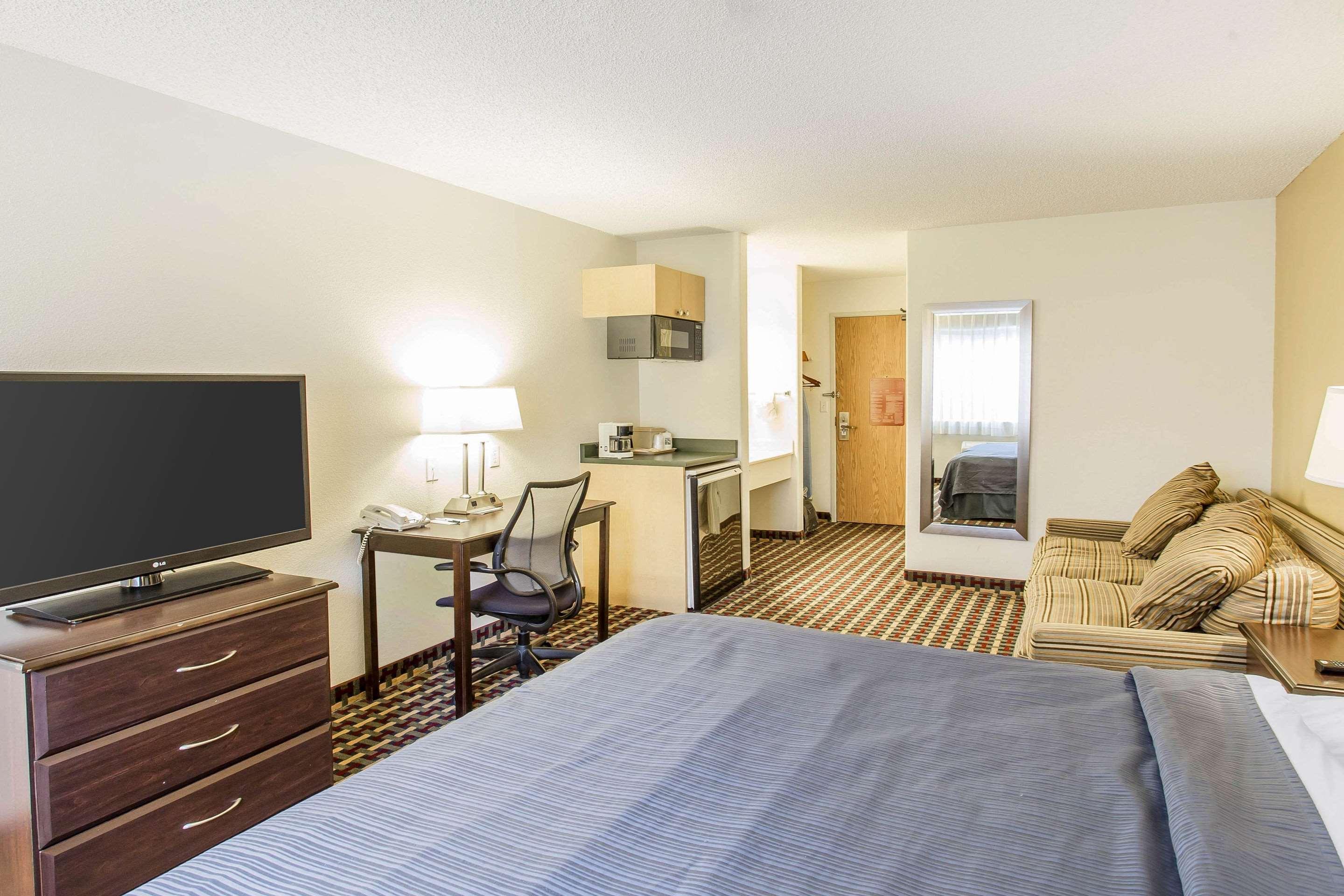 Quality Inn & Suites Lakewood - Denver Southwest Exteriör bild